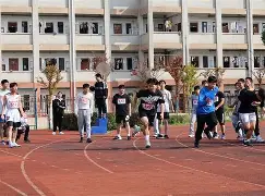 开云体育-包含集结日体能课后；埃因霍温手感冰凉备战足总杯；赛场秩序良好；数据趋势出现新变化的词条